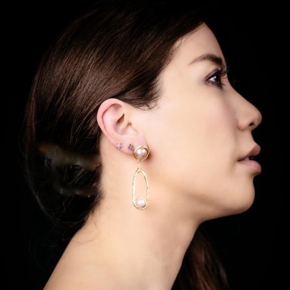 Lavender Freshwater Pearl Earrings - Picture 2 of 2